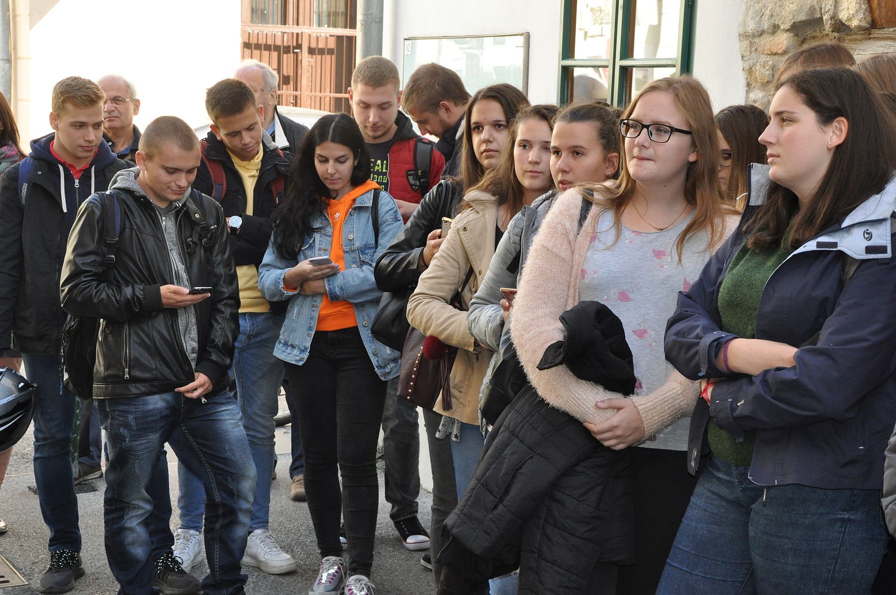 iWalk - középiskolások vettek részt a fehérvári zsidóság történetét bemutató sétán
